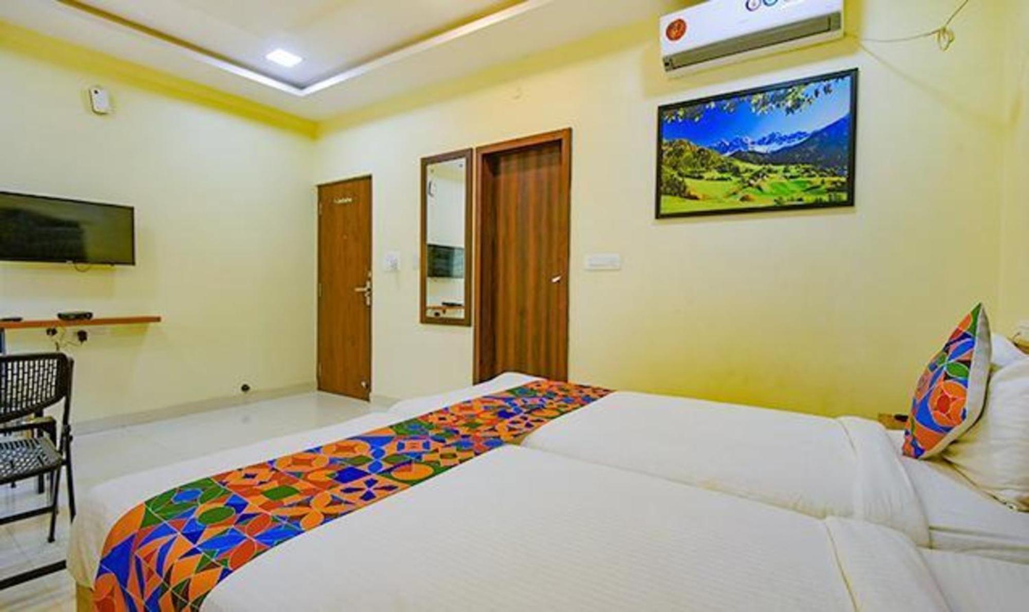 העיר בנגלור Fabexpress Purple Suites Inn מראה חיצוני תמונה