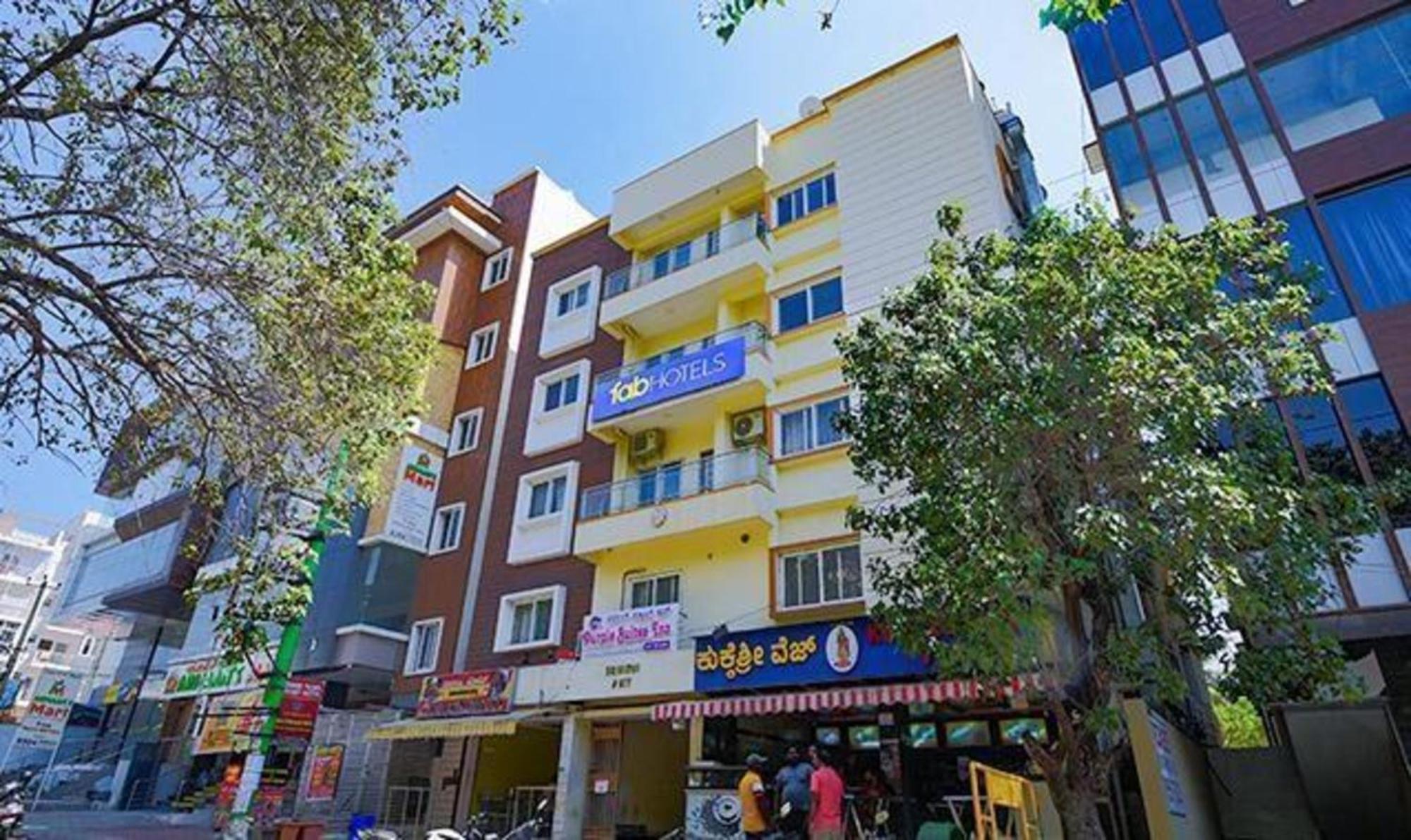 העיר בנגלור Fabexpress Purple Suites Inn מראה חיצוני תמונה